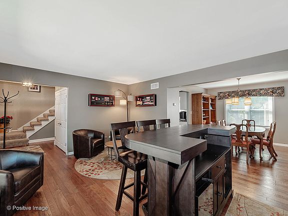 5th image of 20W437 Westminster Dr