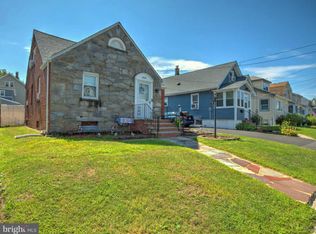 308 W Clay Ave, Roselle Park, NJ 07204