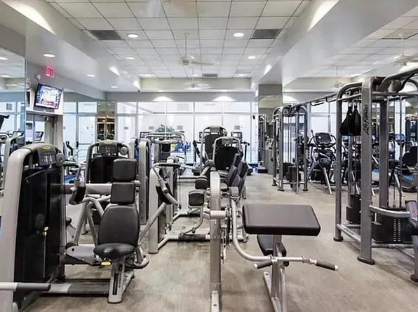 200 Riverside Boulevard image 16 of 18