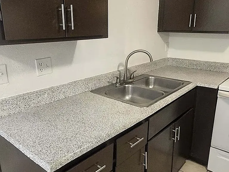 Modern Quarters Apartments — Photo 1