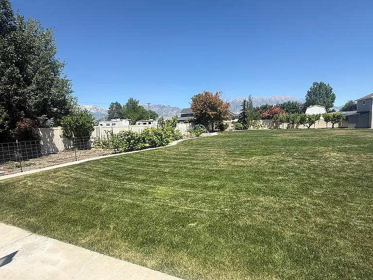 254 N Constitution Dr W — Photo 42