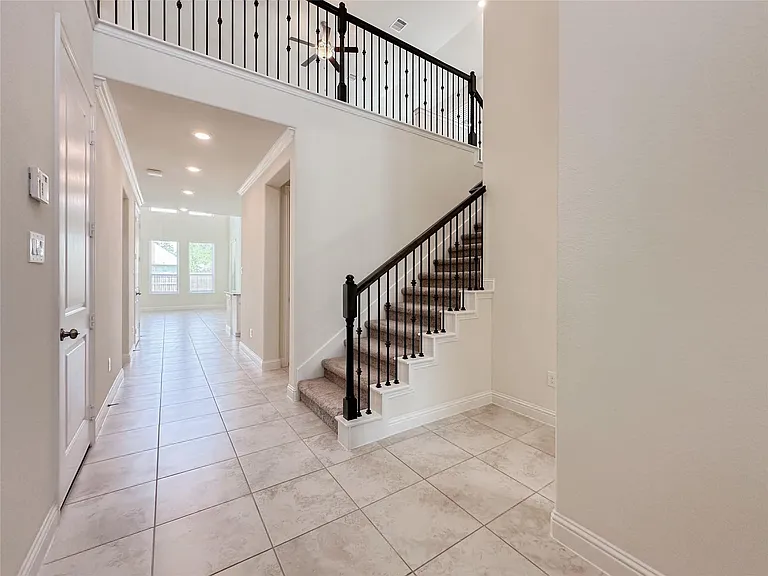 6710 Gallinas Way — Photo 18