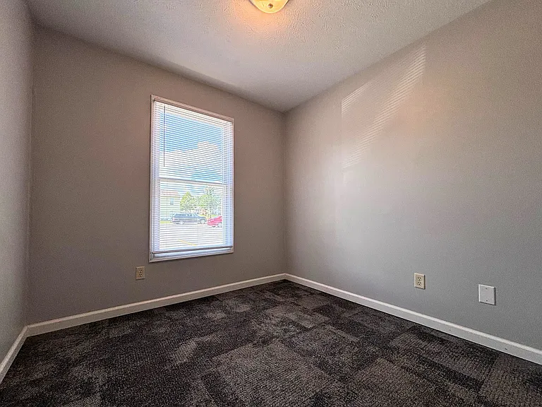 312 Stone Dr #D — Photo 8