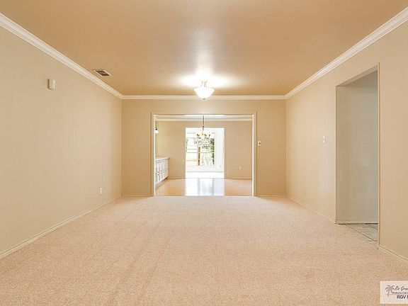 5th image of 2209 S Parkwood Dr