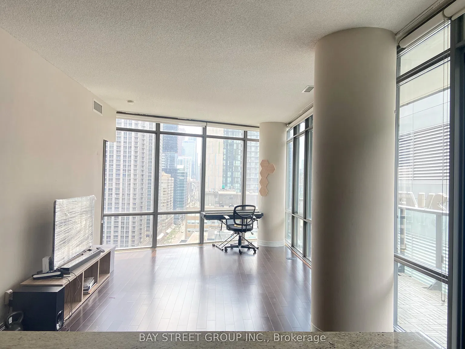 4 bed, $4,400 — Photo 4