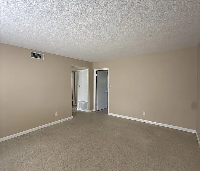 102 Woodhouse Ln #A — Photo 3