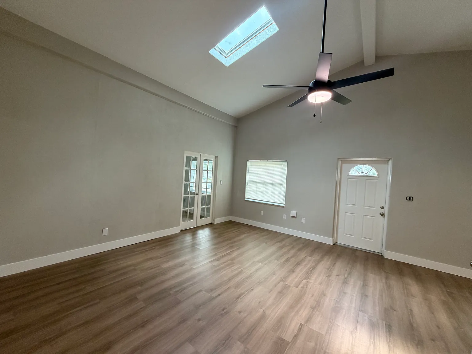 3 bed, 1375 sqft, $2,200 — Photo 3