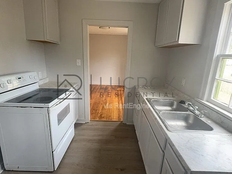 4426 Desoto St — Photo 7