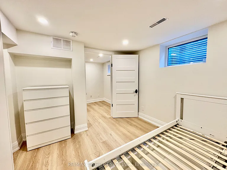 2 Wichey Rd #BASEMENT — Photo 11