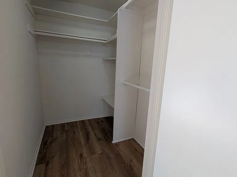 Manhattan Apartments — Photo 12