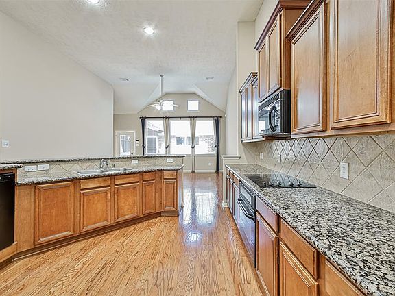 2nd image of 17923 Skyline Arbor Ter