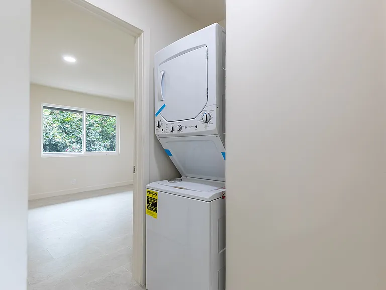 840 Sinkler Way #B — Photo 10