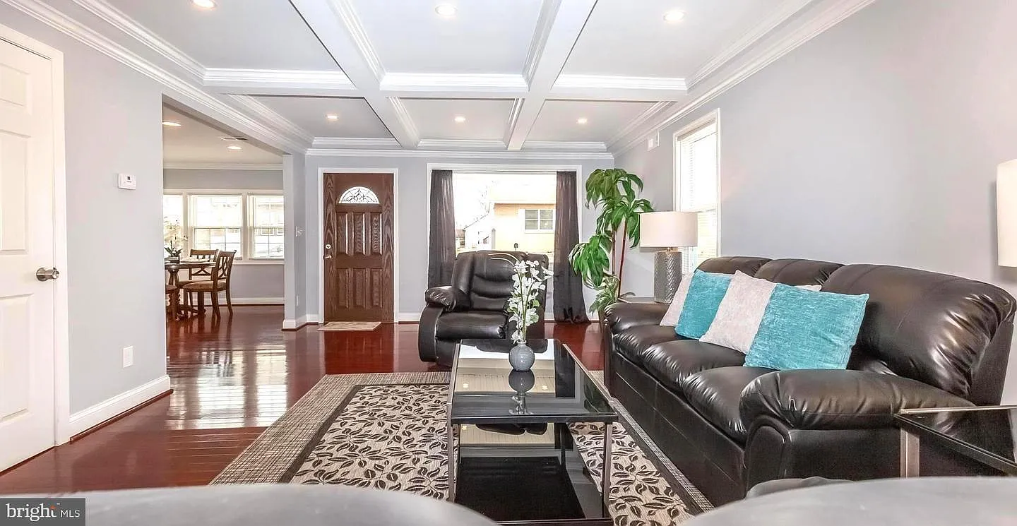 3 bed, 1108 sqft, $2,600 — Photo 3