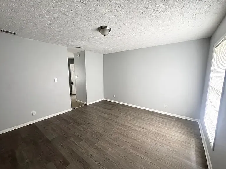 3258 Lancing Ln — Photo 6