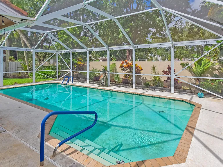 348 Eagleton Golf Dr — Photo 11