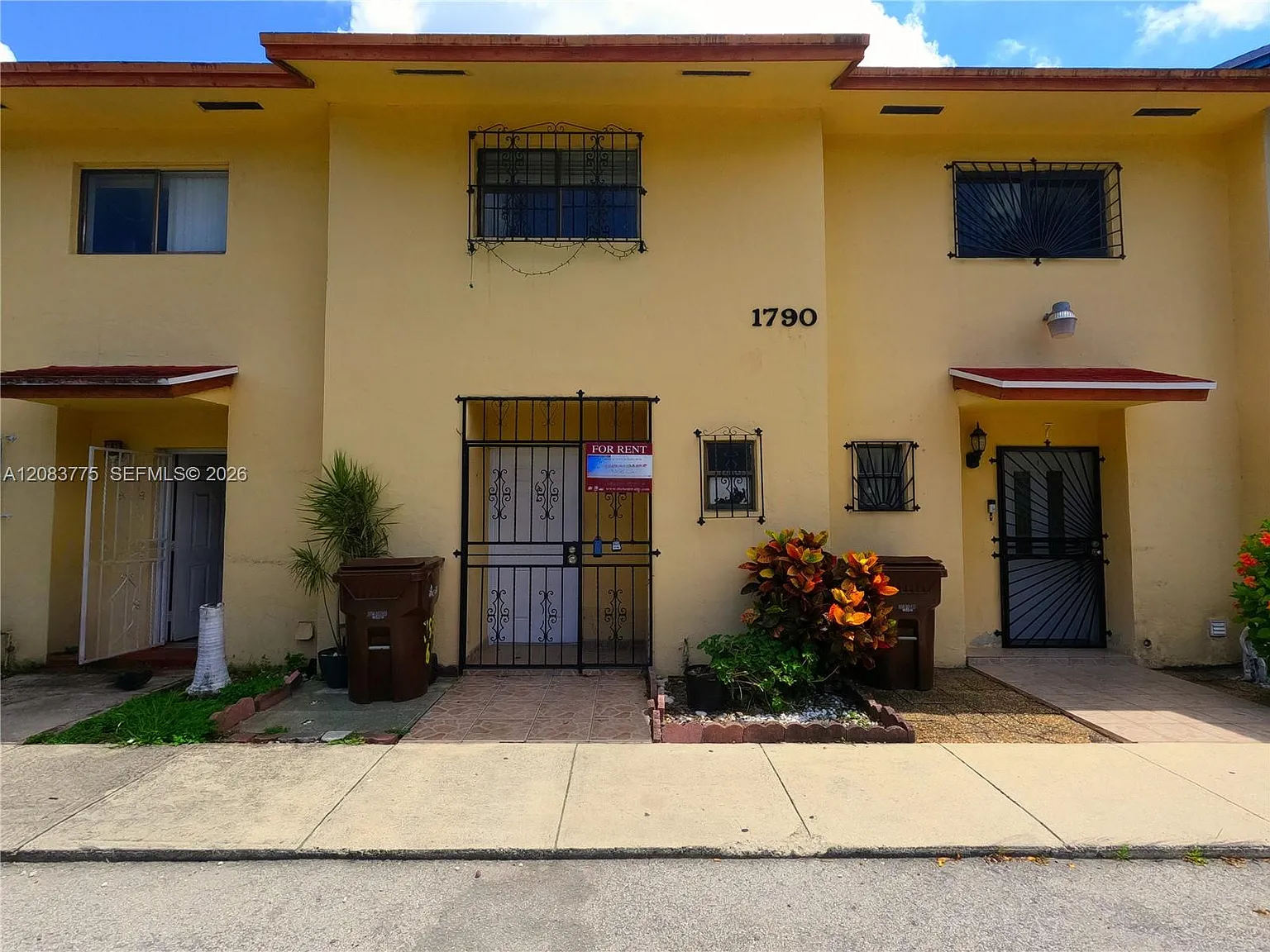 Casa Del Sol Townhomes Co — Photo 2