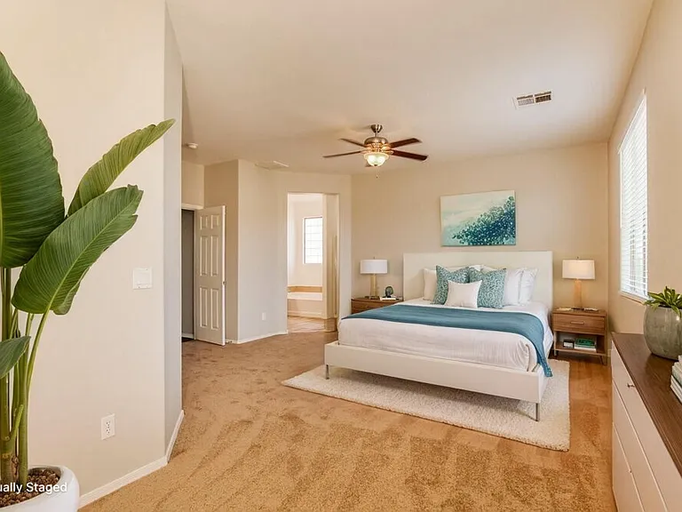 6829 S 68th Ln — Photo 10