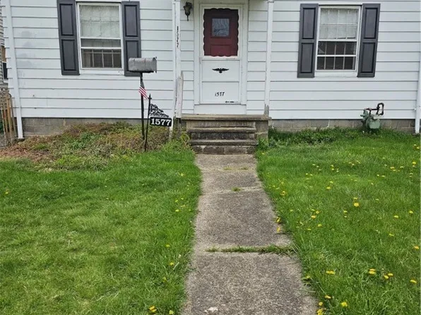 1577 Mapledale Rd, Wickliffe, OH 44092