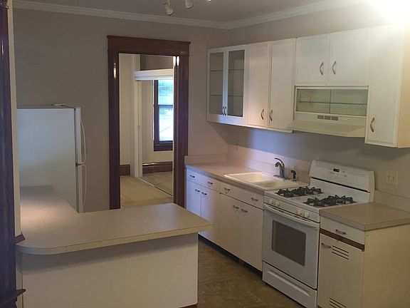 2nd image of 304 S 3rd St #3A
