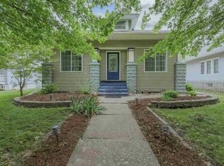 1122 W 17th St, Davenport, IA