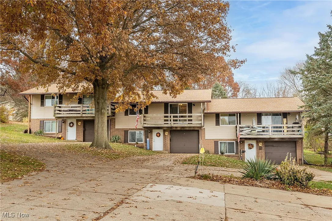 4529-4533 Camelot Cir photo 1