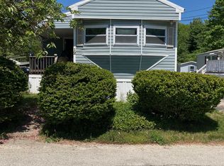 12 Mobile Dr, Hudson, NH 03051