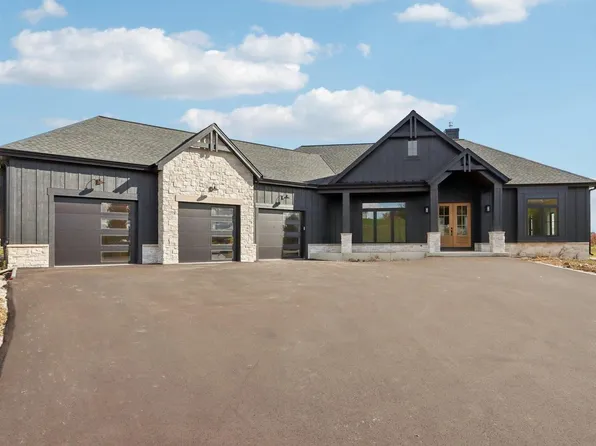 W279N6010 Serenity DRIVE, Sussex, WI 53089