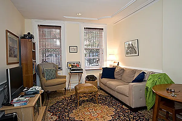 Sold by Leslie J. Garfield | media 6
