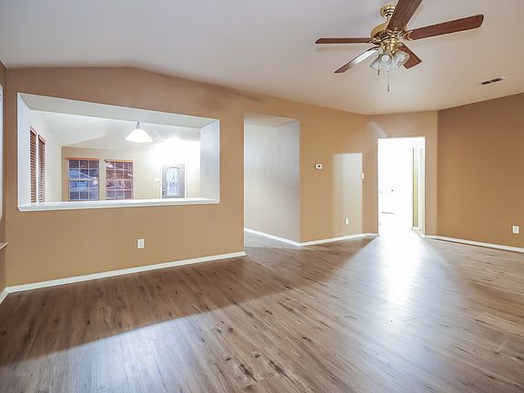 5th image of 2412 Castle Pines Dr