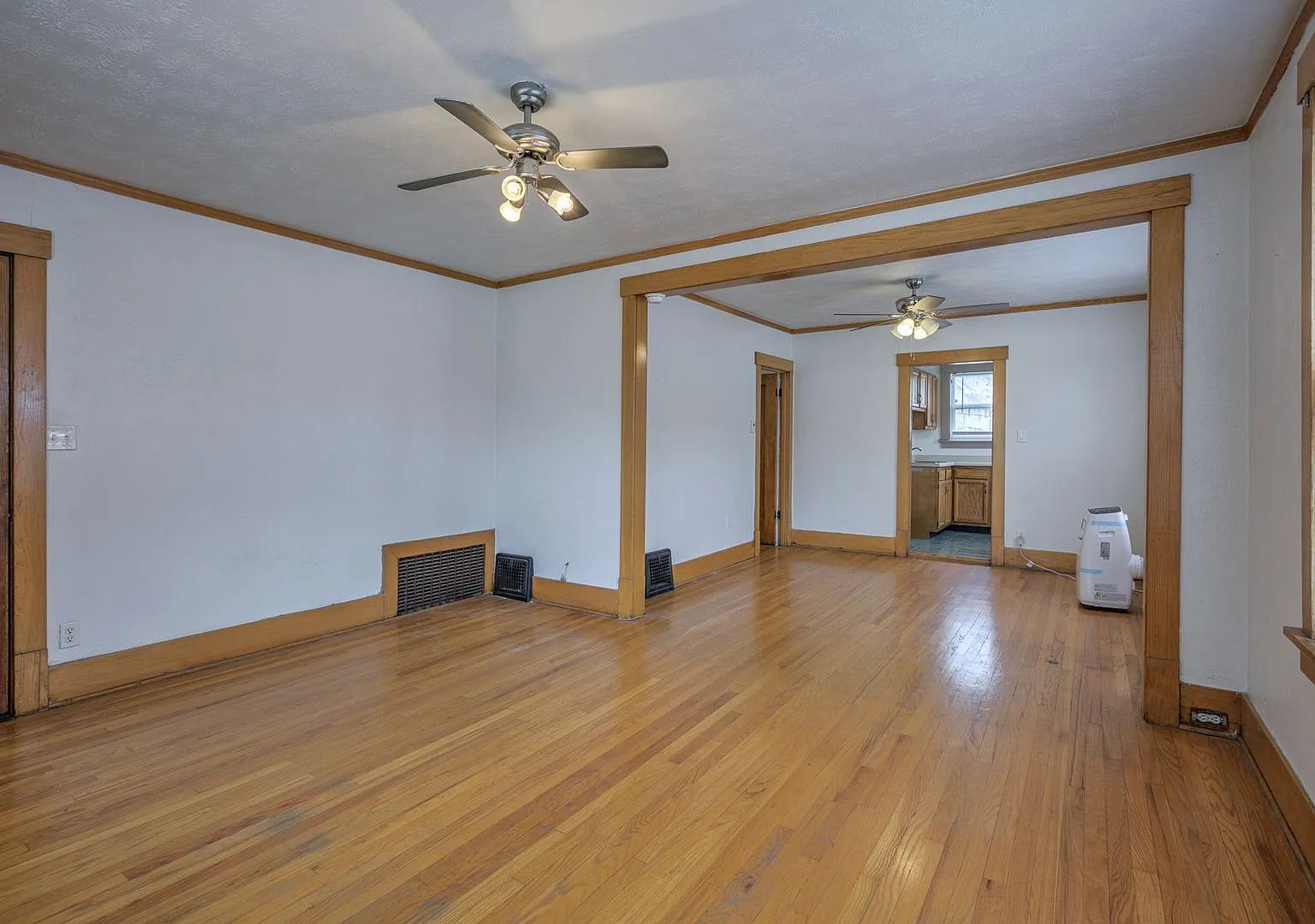 3310 / 3312 Jackson St Duplex — Photo 4
