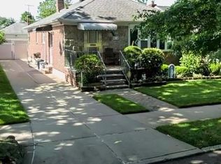 15128 24th Rd, Whitestone, NY 11357