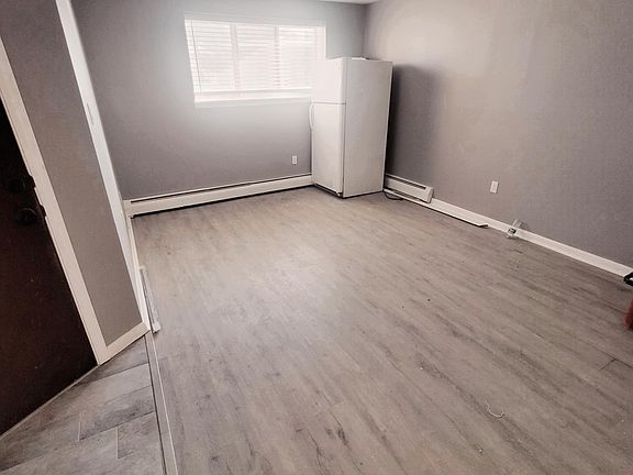 4th image of 110 19th Ave #1