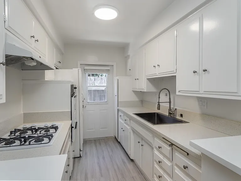 3662 Keystone Ave — Photo 8