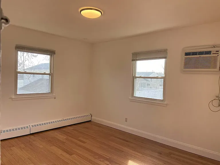 7 Saint Johns Ave — Photo 23