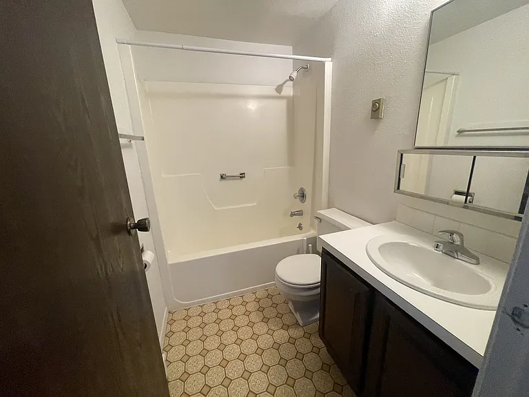 116 Sunset Dr #1 — Photo 4