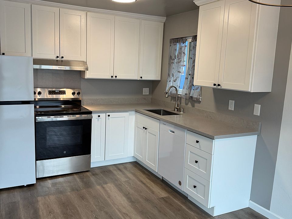 1st image of 750 Bacon St APT 3