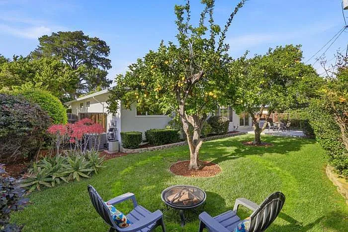 1670 Andalusia Way — Photo 31