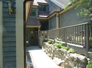 3F Beacon Hill Rd #F, West Milford, NJ 07480