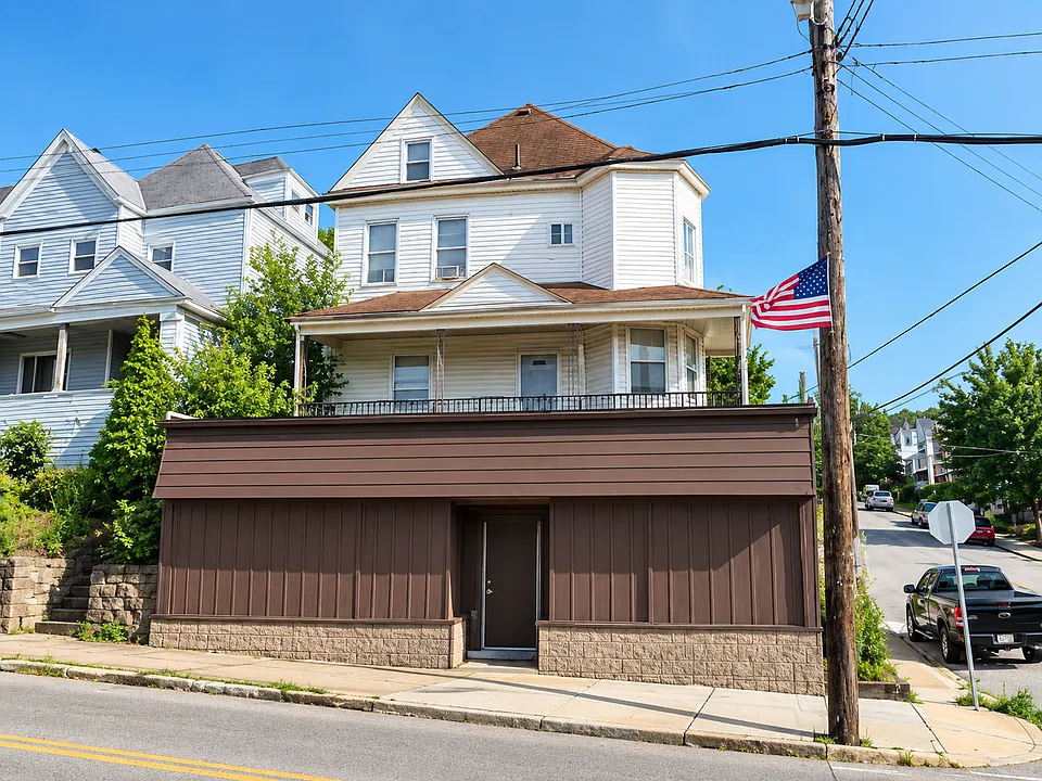 546 Greenfield Ave