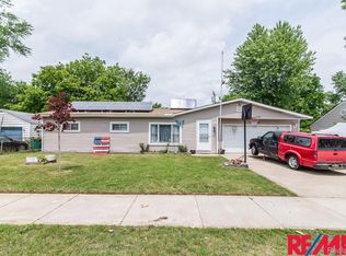 4340 Seeden St, Waterford, MI 48329
