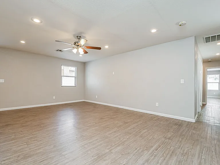 3825 E Frances Ln — Photo 9