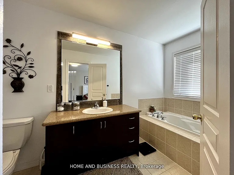 5532 Meadowcrest Ave — Photo 23