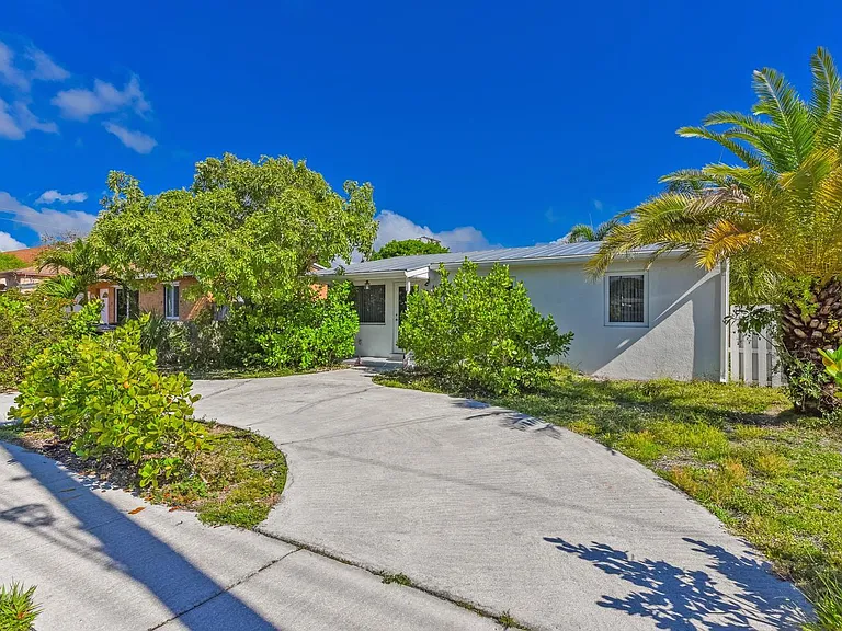 727 Bunker Rd — Photo 2
