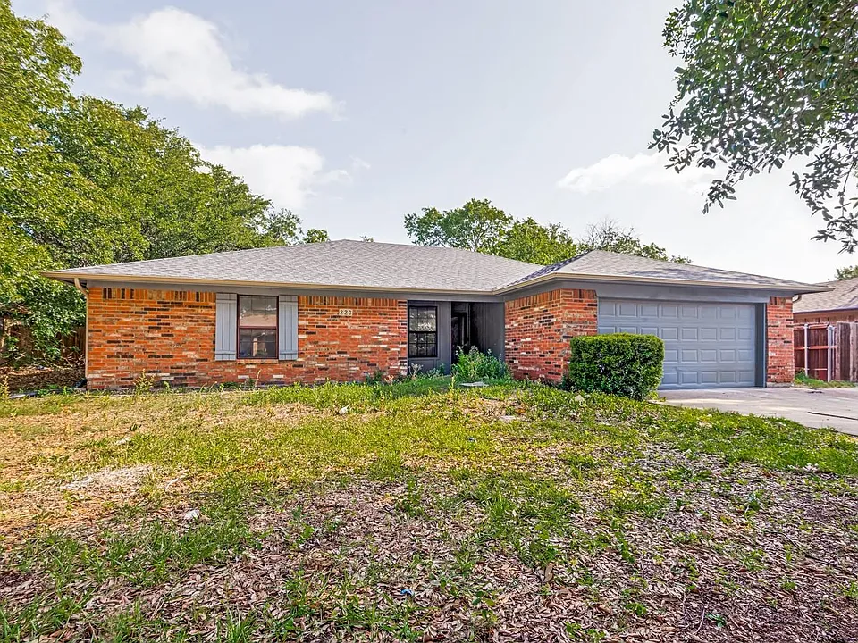 223 Meadowbrook Ln