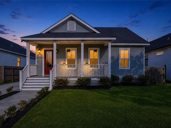133 Seal Dr, Arabi, LA 70032