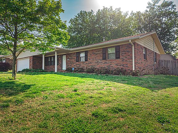 2nd image of 805 Smith Rd