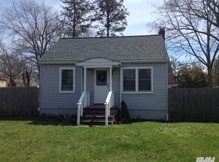 4956 Express Dr S, Ronkonkoma, NY 11779