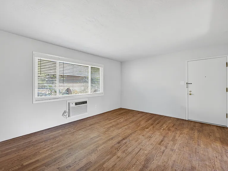 1624 T St #5 — Photo 3