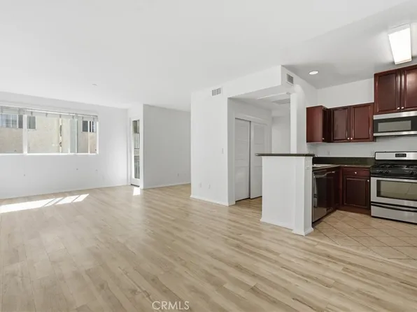 13941 Sherman Way Unit 205, Van Nuys, CA 91405