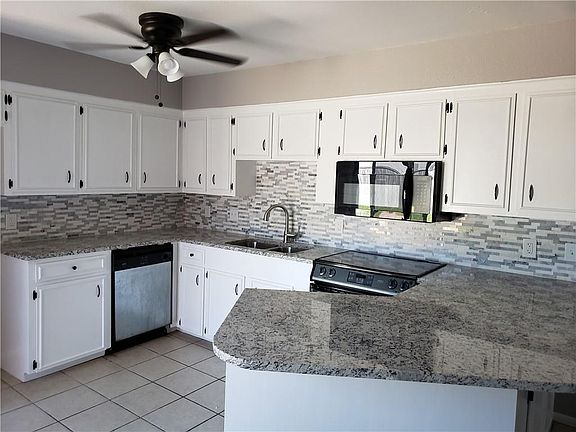 2nd image of 1515 Skyline Dr